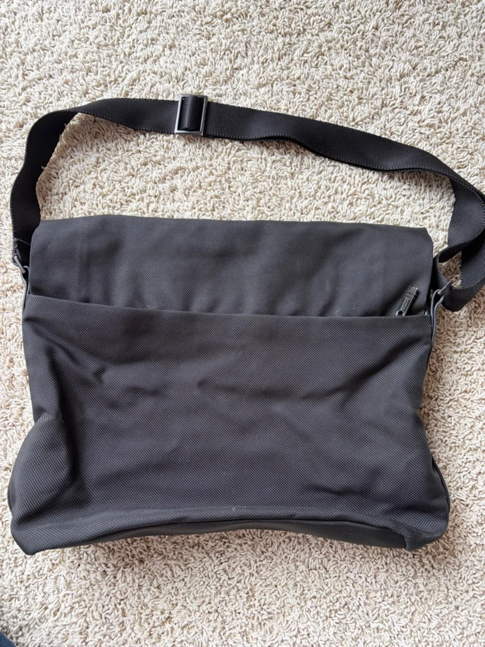 Tumi Messenger Bag Alpha Style Ballistic Nylon Leather Magnetic Flap Travel Work